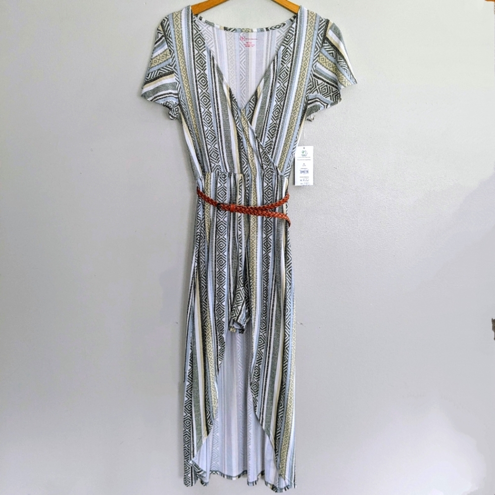 🆕Sage green boho/aztec pattern, green,black,&white w/ belt, women's medium